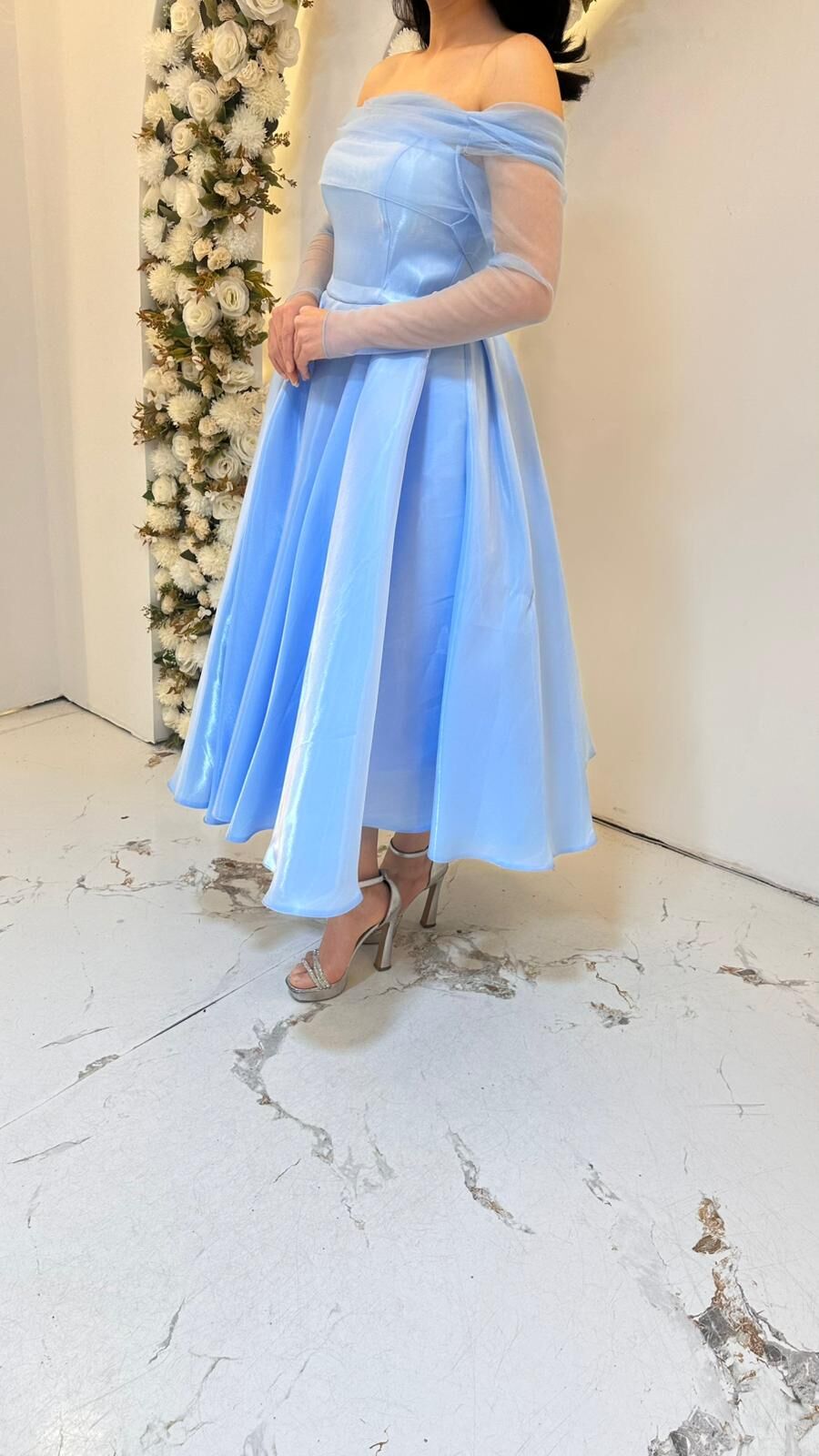 DÜŞÜK KOL DETAYLI BEBE MAVİSİ SATEN MİDİ BOY ABİYE 44