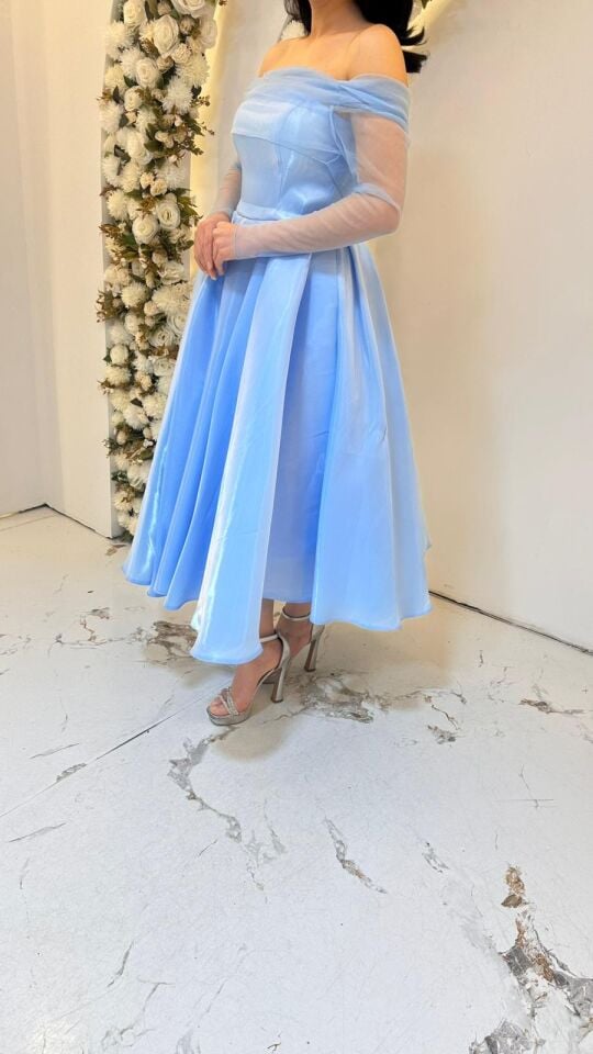 DÜŞÜK KOL DETAYLI BEBE MAVİSİ SATEN MİDİ BOY ABİYE 44