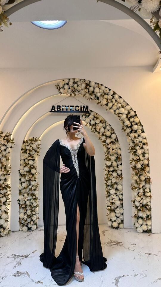 SİYAH PELERİN KOL ABİYE 44