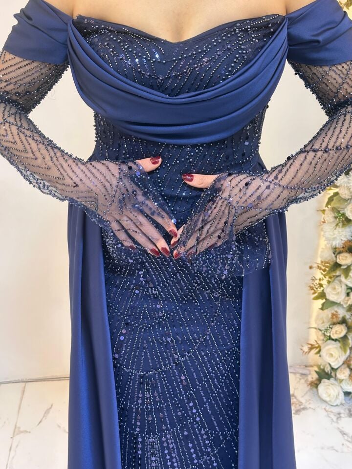 LACİVERT  OMUZ DEKOLTELİ BONCUK UZUN KOL KUYRUKLU ABİYE 44