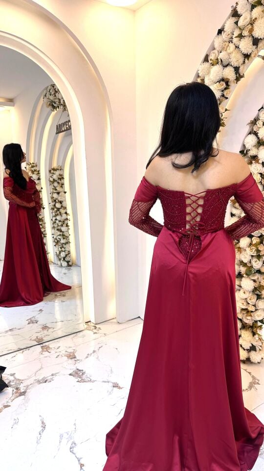 BORDO   OMUZ DEKOLTELİ BONCUK UZUN KOL KUYRUKLU ABİYE 40