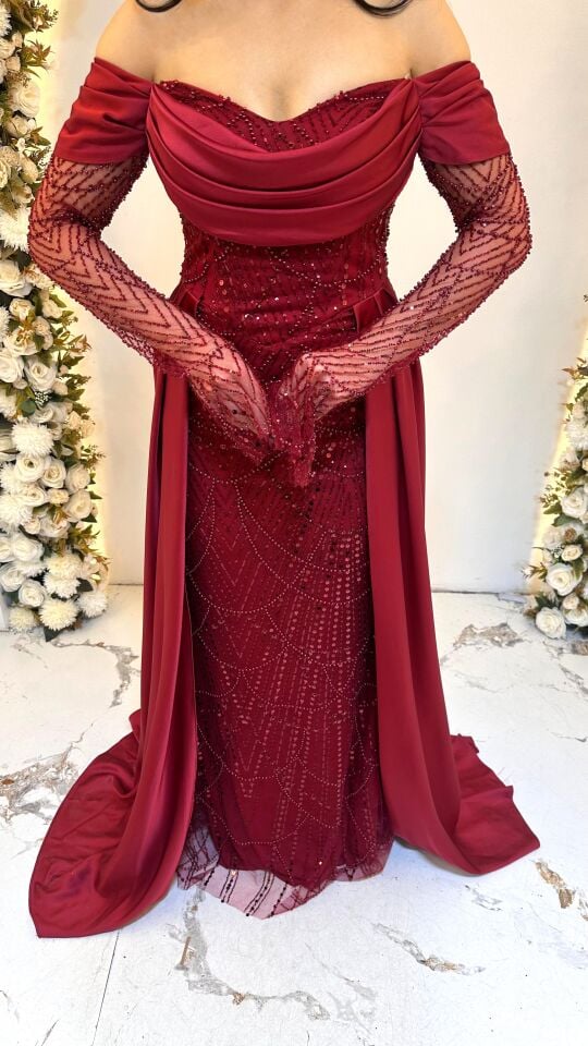 BORDO   OMUZ DEKOLTELİ BONCUK UZUN KOL KUYRUKLU ABİYE 40