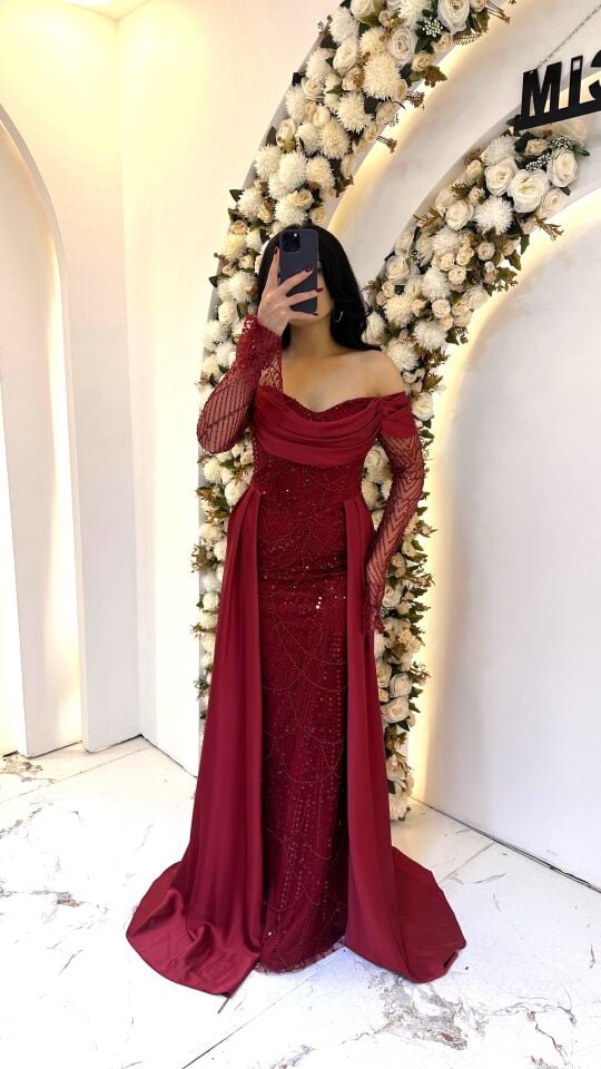 BORDO   OMUZ DEKOLTELİ BONCUK UZUN KOL KUYRUKLU ABİYE 40