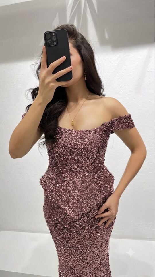 GÜL KURUSU DÜŞÜK KOL PUL PAYET İŞLEMELİ ABİYE 38