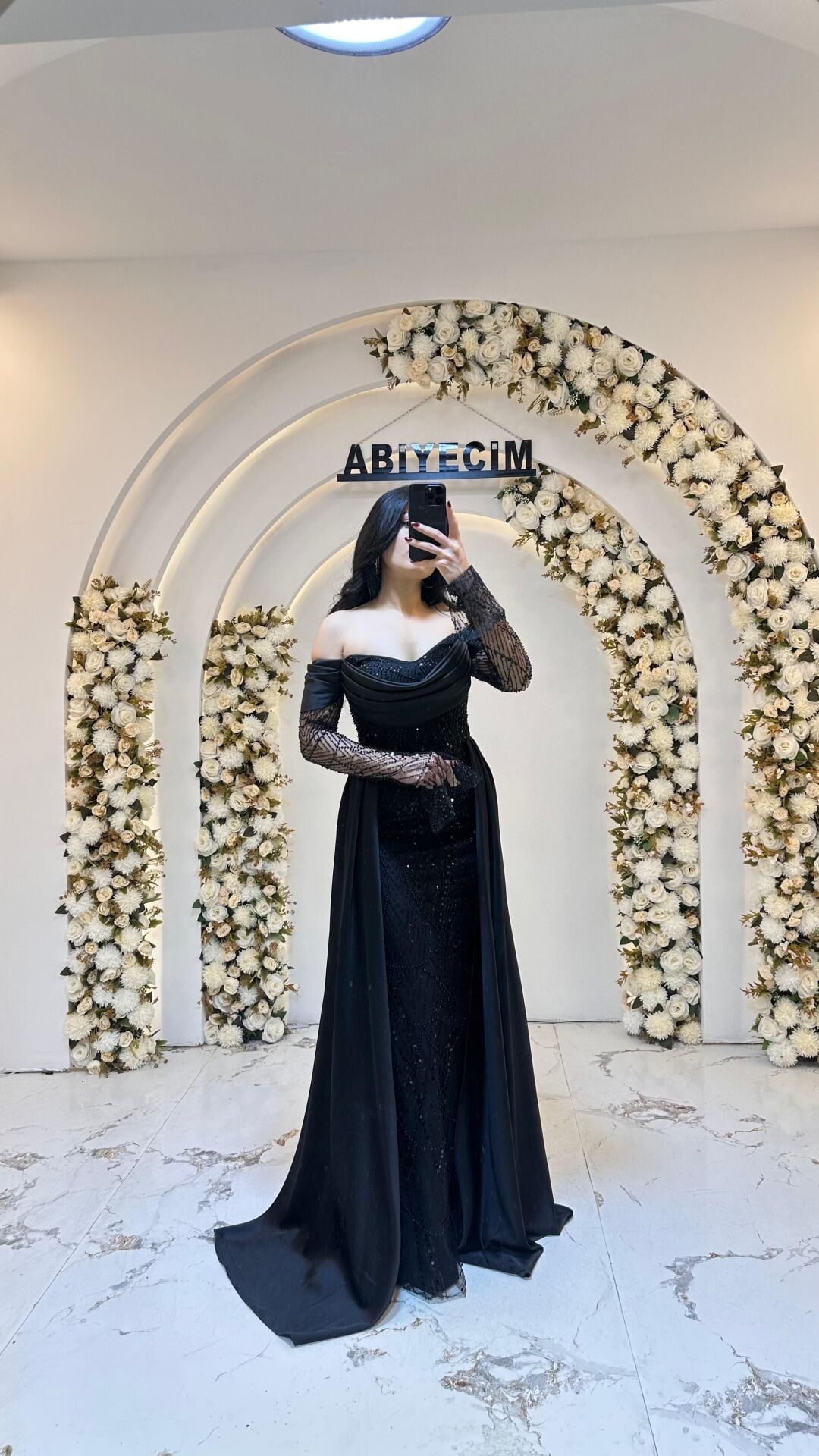 SİYAH  OMUZ DEKOLTELİ BONCUK UZUN KOL KUYRUKLU ABİYE 38