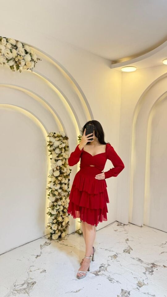 KIRMIZI KALP YAKA KAT KAT KISA ELBİSE 48