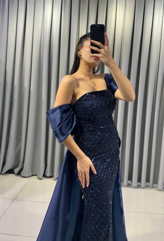 Straplez yaka ve boydan boya pul payet işlemeli Vücudu saran balık göz alıcı Lacivert Abiye 38