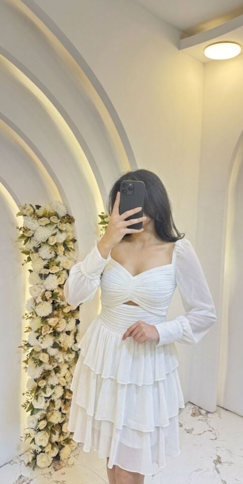 BEYAZ KALP YAKA KAT KAT KISA ELBİSE 42