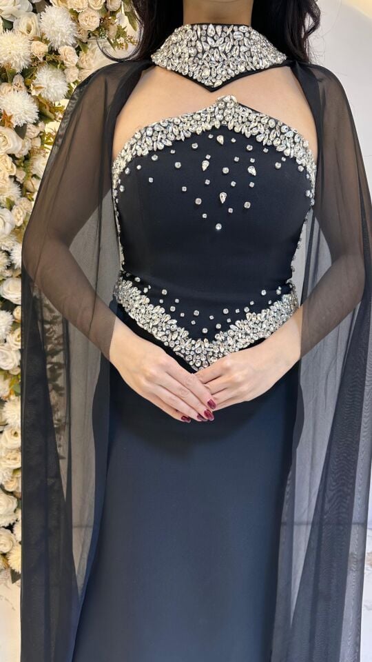 SİYAH PELERİNLİ TAŞ ABİYE 42