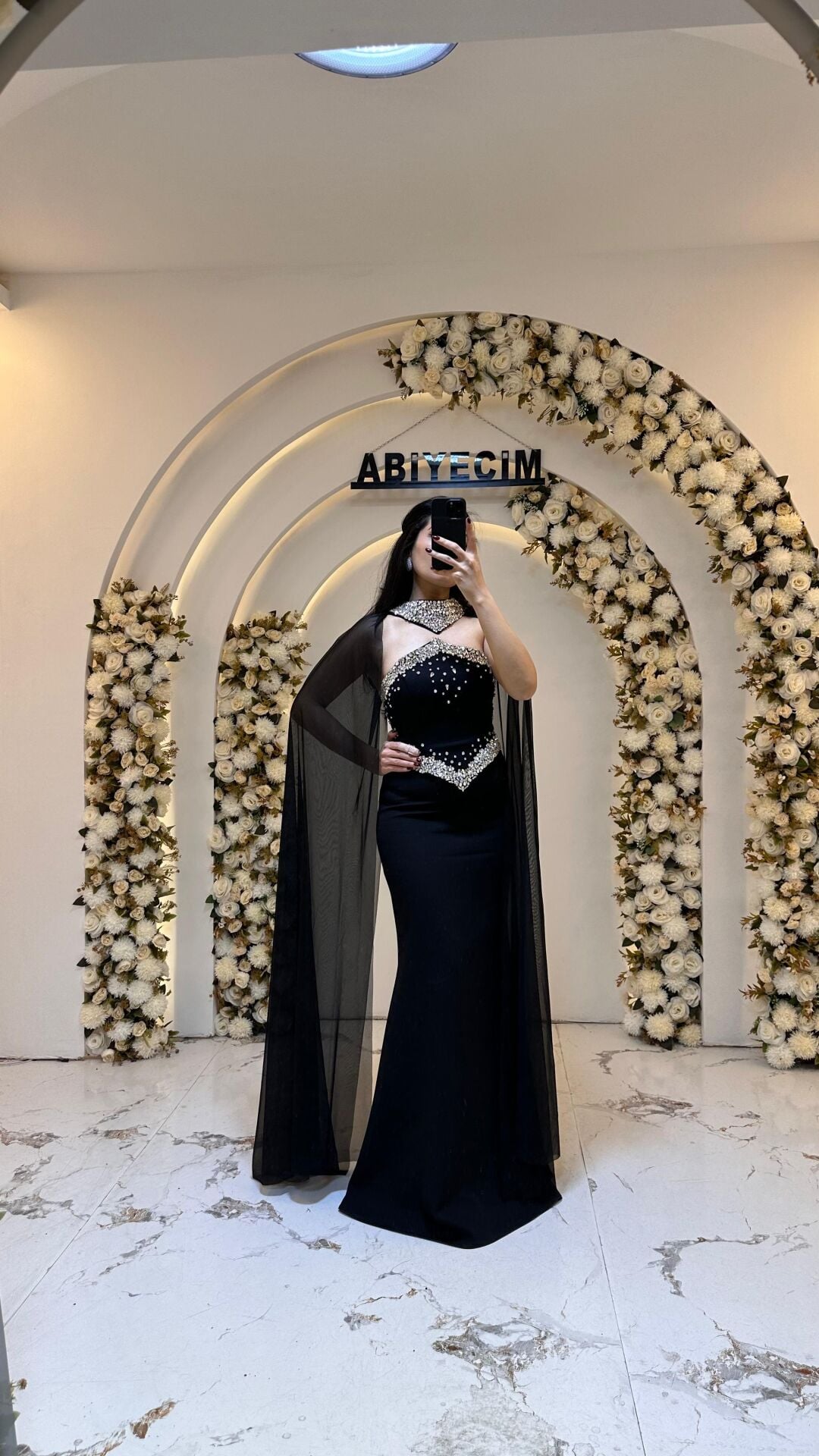 SİYAH PELERİNLİ TAŞ ABİYE 42