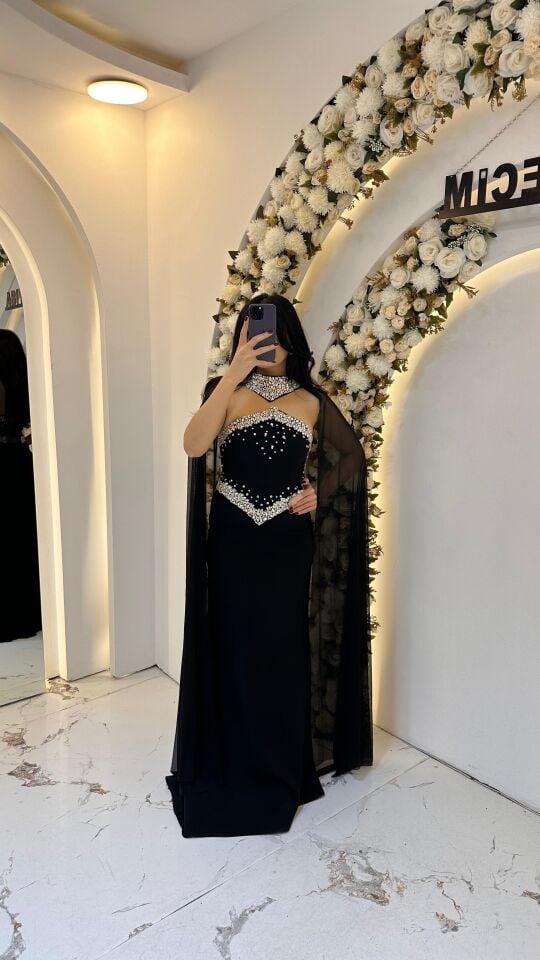 SİYAH PELERİNLİ TAŞ ABİYE 42