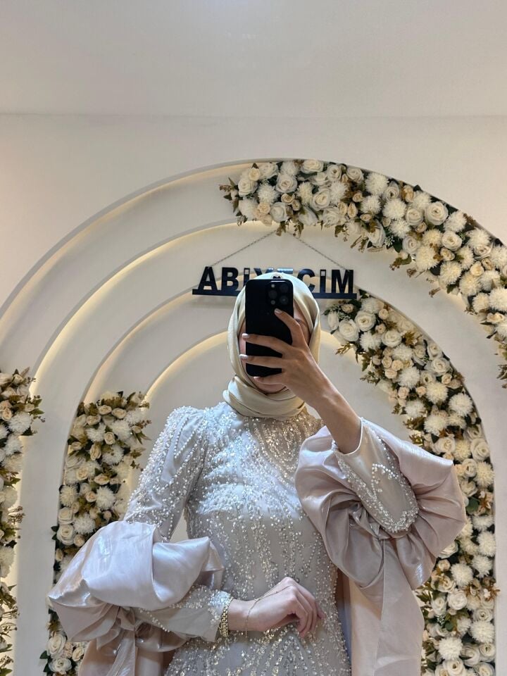 BEJ NAKIŞ İŞLEMELİ BALON KOL PELERİNLİ ABİYE 44