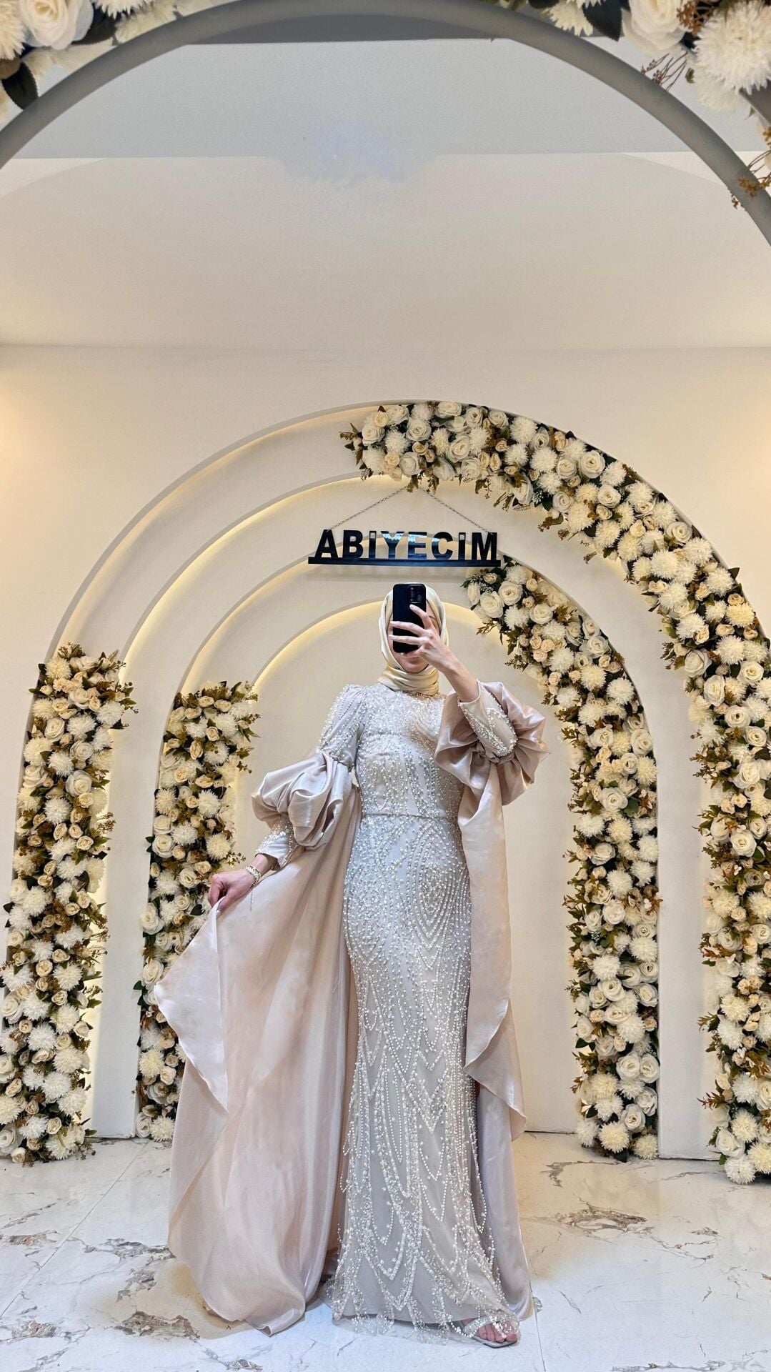 BEJ NAKIŞ İŞLEMELİ BALON KOL PELERİNLİ ABİYE 44