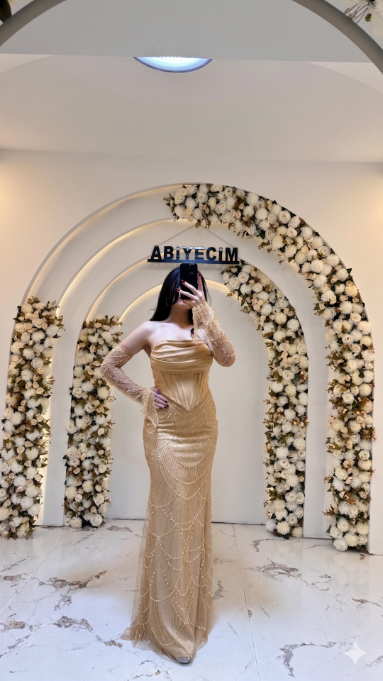 STRAPLEZ KOL DETAY UZUN BONCUKLU ABİYE GOLD