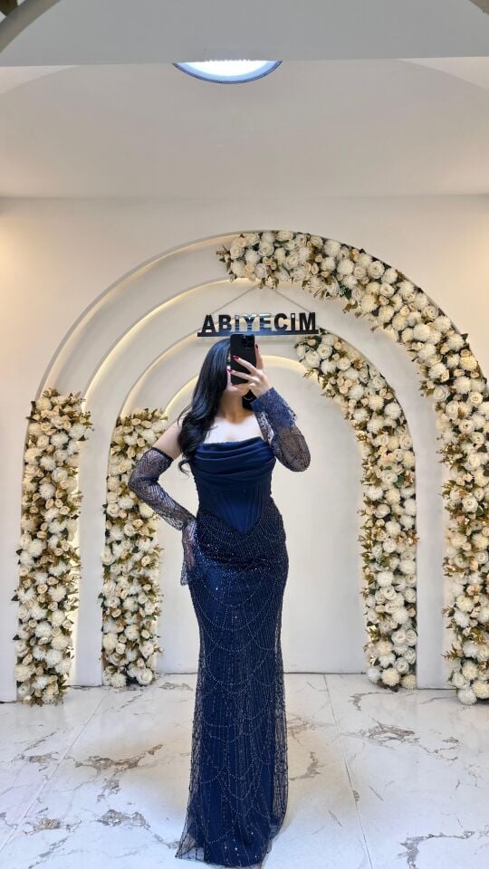 STRAPLEZ KOL DETAY UZUN BONCUKLU ABİYE LACİVERT 44