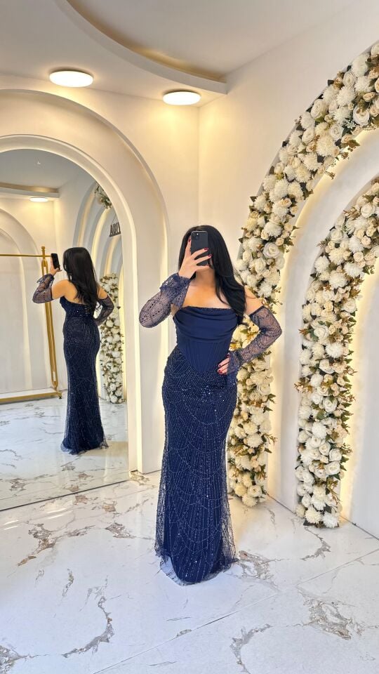 STRAPLEZ KOL DETAY UZUN BONCUKLU ABİYE LACİVERT 44