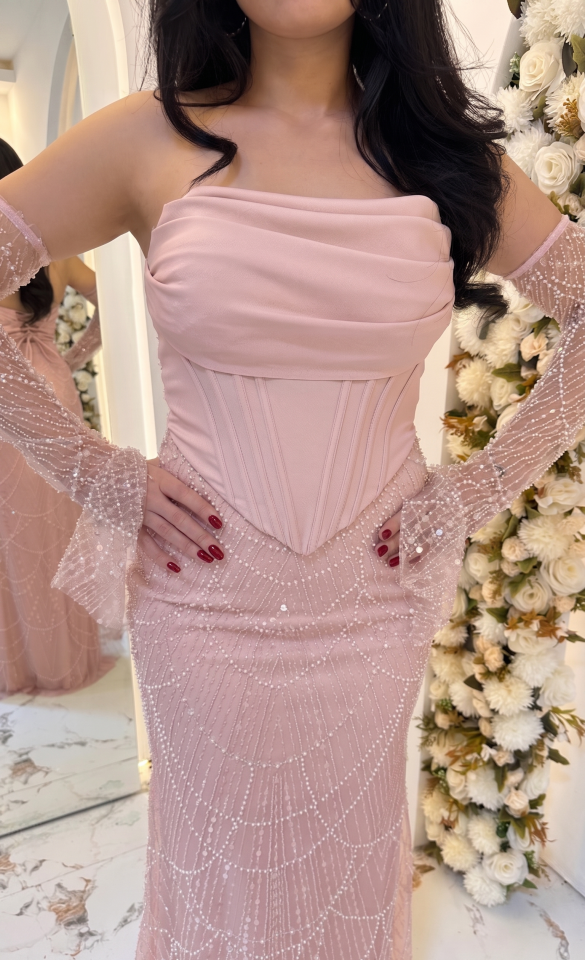 STRAPLEZ KOL DETAY UZUN BONCUKLU ABİYE PEMBE 38