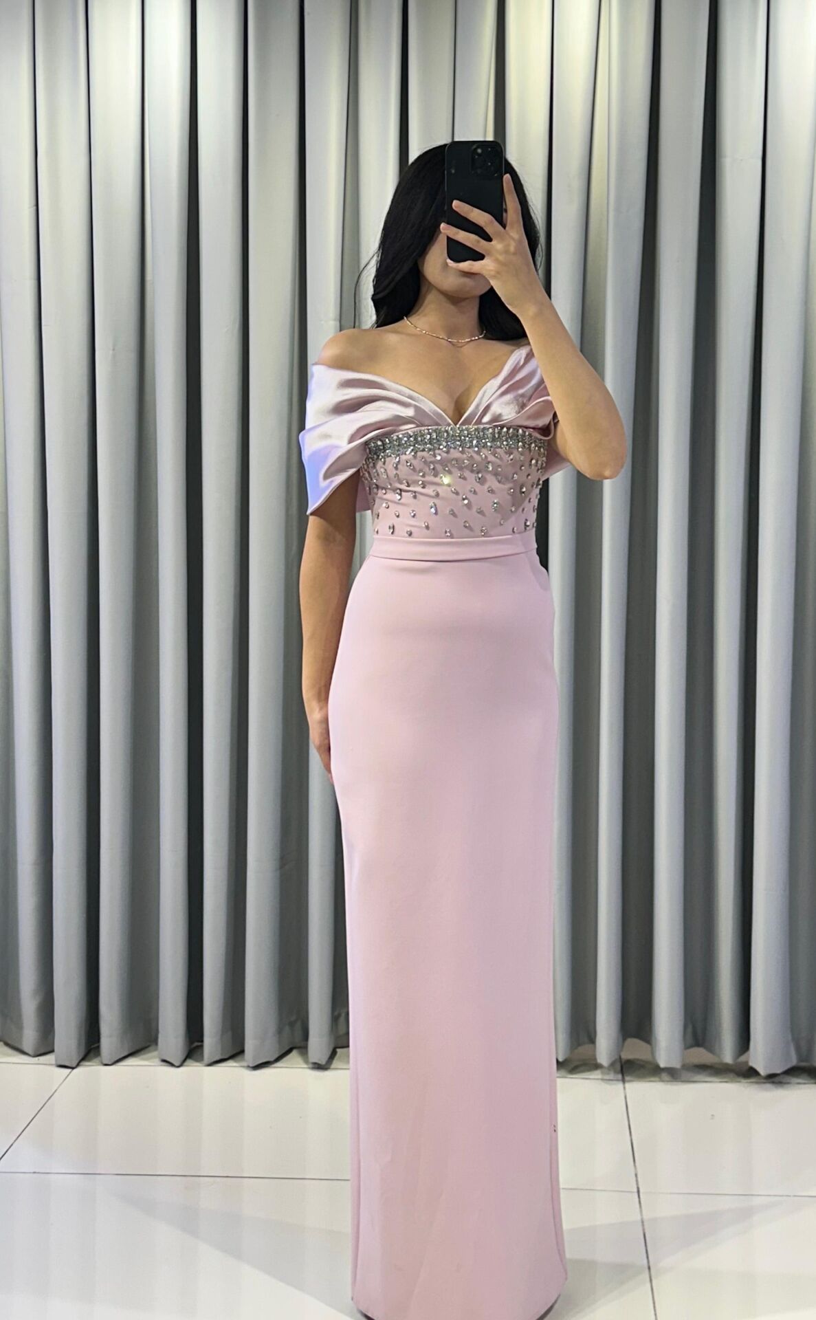 Taş işlemeli korsajlı, düşük omuzlu, uzun  Pudra Pembe  Abiye elbise 38