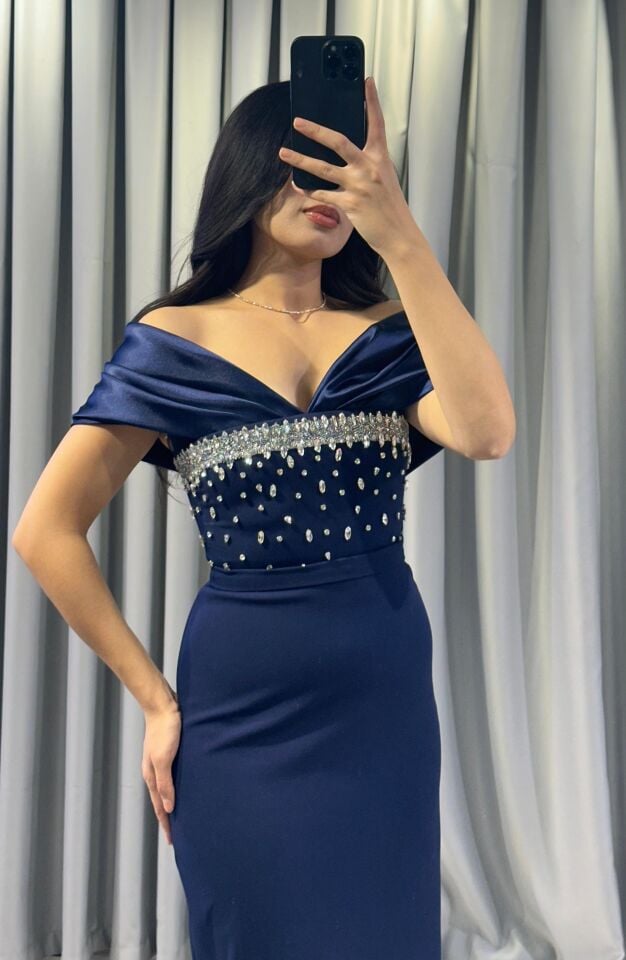 Taş işlemeli korsajlı, düşük omuzlu, uzun Lacivert   Abiye elbise 42