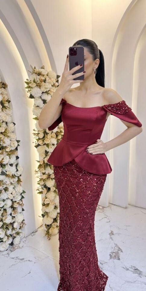 BORDO DÜŞÜK KOL İŞLEMELİ SATEN ABİYE 40